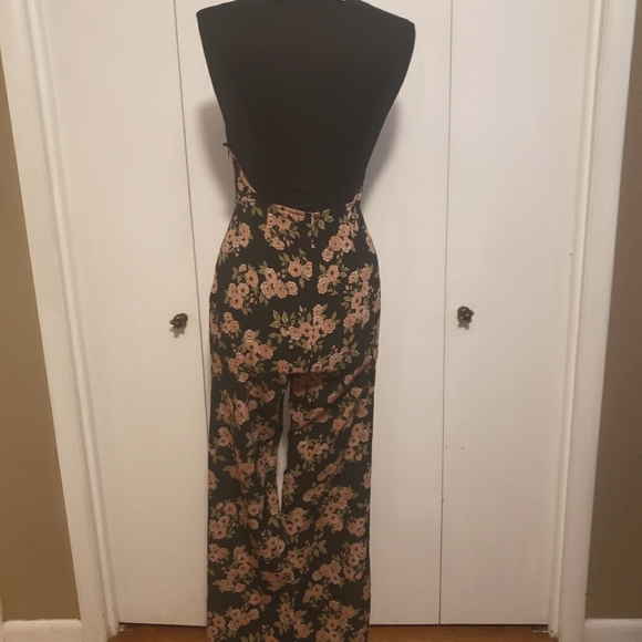Amuse Society Black floral jumpsuit w/ bell bottoms Sz S - Picture 3 of 6